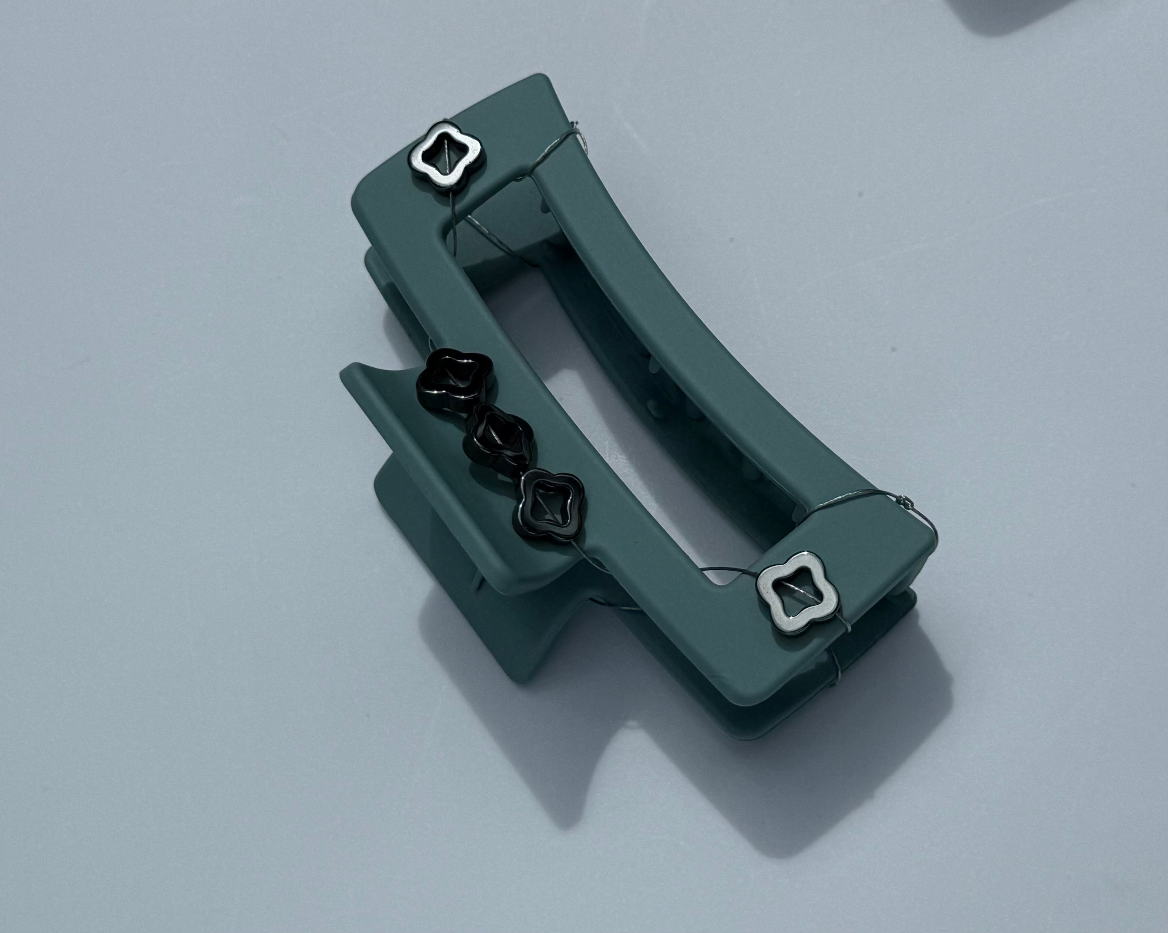 Claw Clip 12
