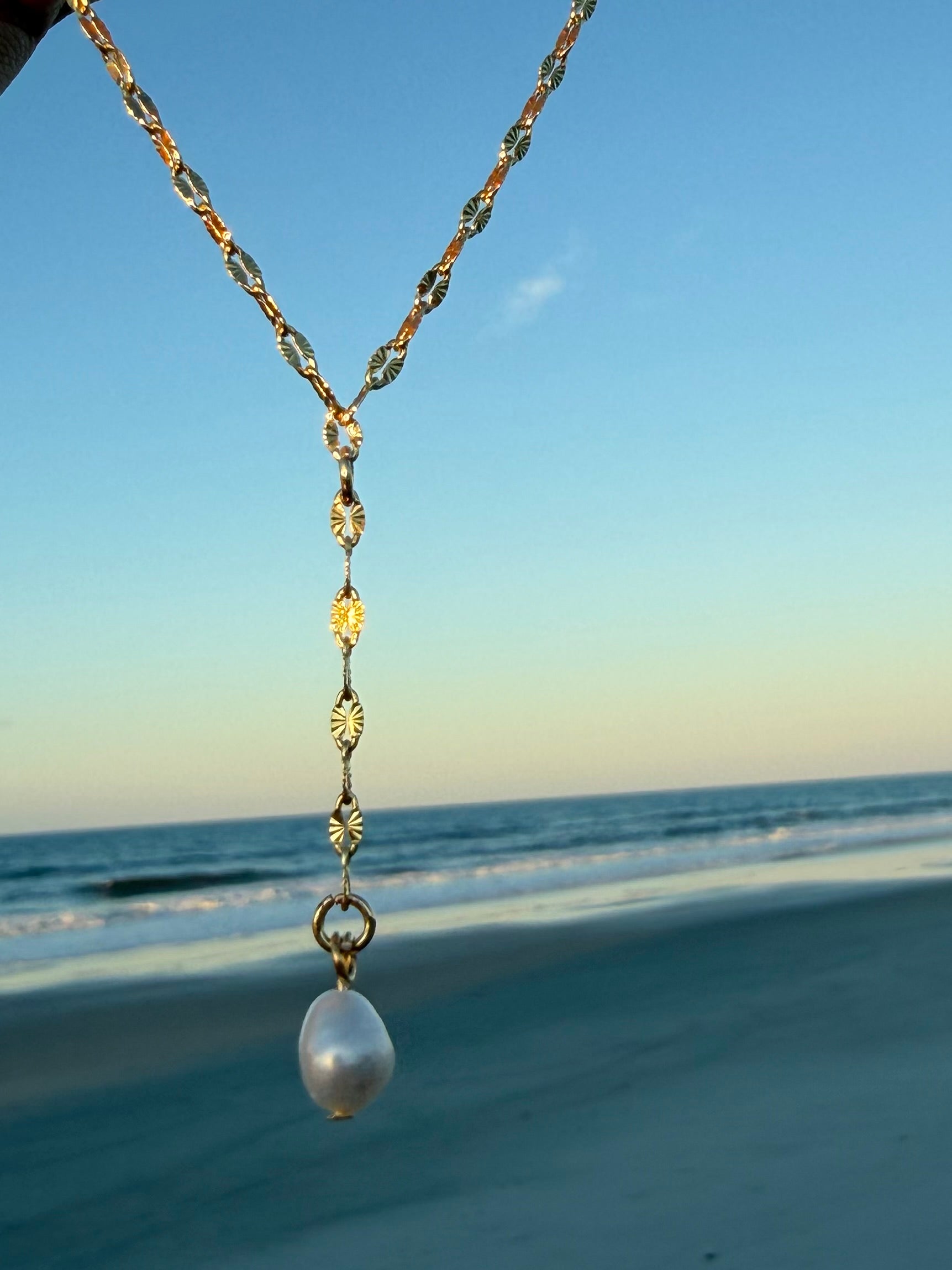 Single Pearl Drop Necklace